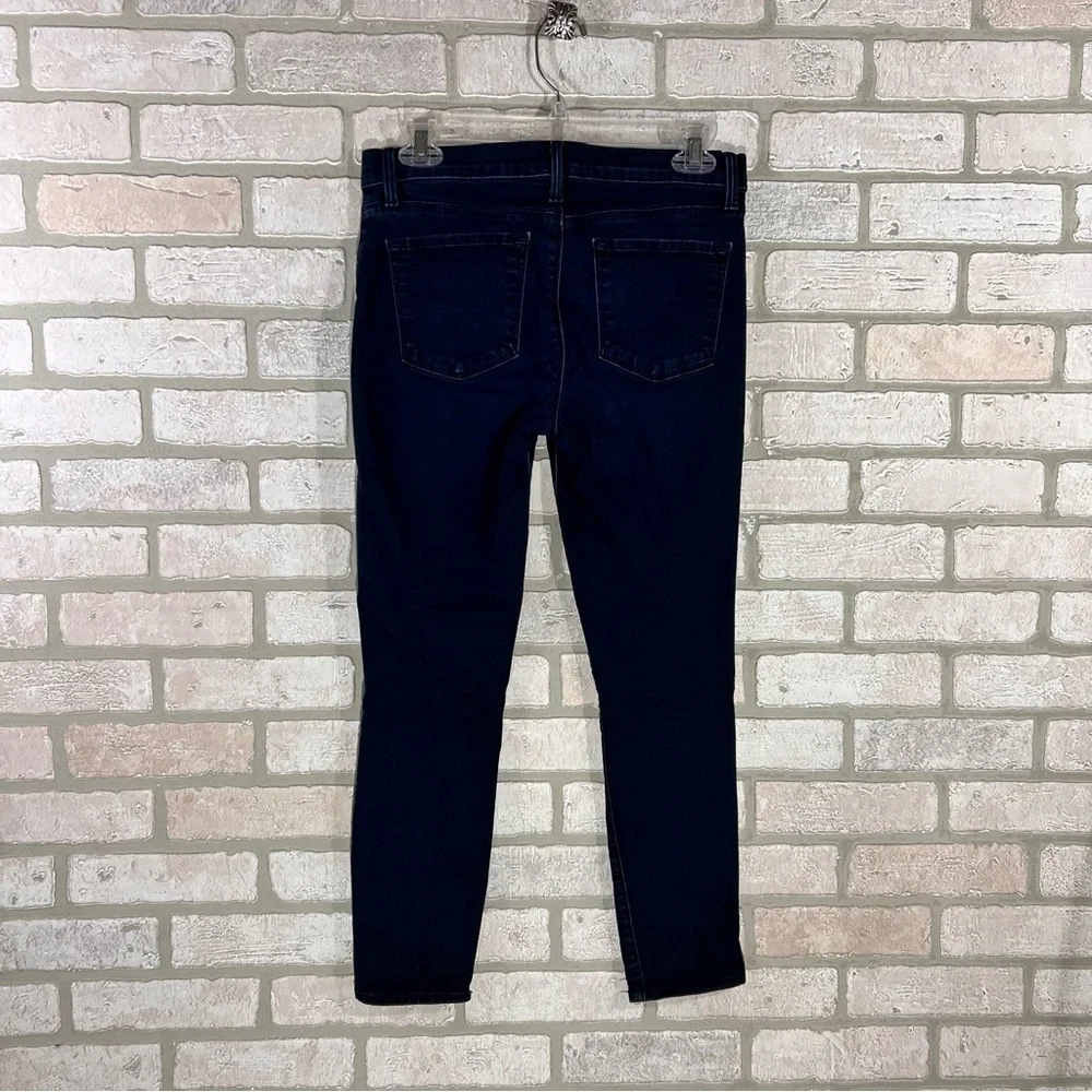 J Brand Capri Skinny Jeans in Atmosphere Wash Size 28